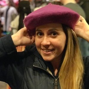 Meet your Posher, Rebeca